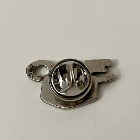 Vintage Chrysler 300 Pin Flaws - Picture 3 of 9